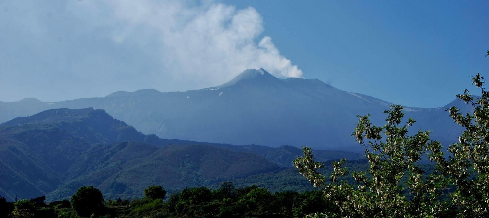 I Colori Dell'Etna Vila Santa Venerina Exterior foto